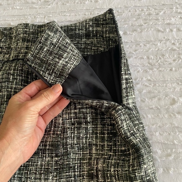 Ann Taylor Black and White Tweed Pencil Midi Skirt Size 2 - Picture 7 of 11